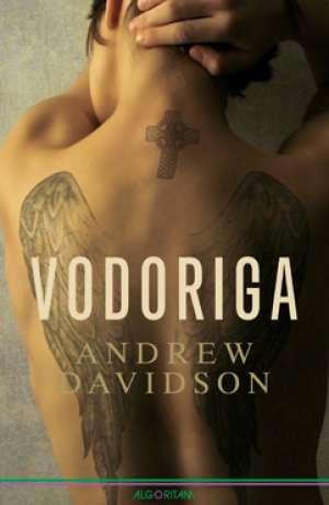 Andrew Davidson, Vodoriga, žena s tetovažama križa i krila preko cijelih leđa.
